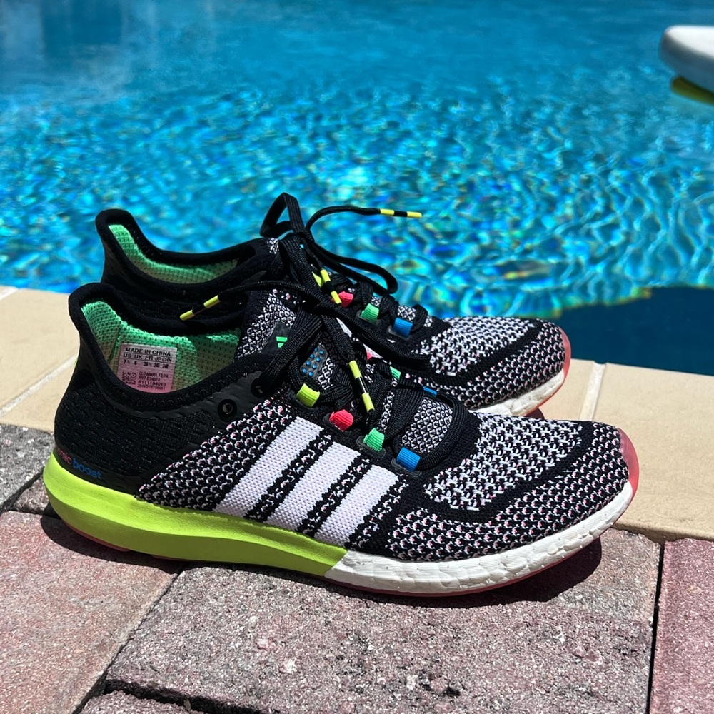Woman’s Running shoes adidas Cosmic Boost Size 7.5
